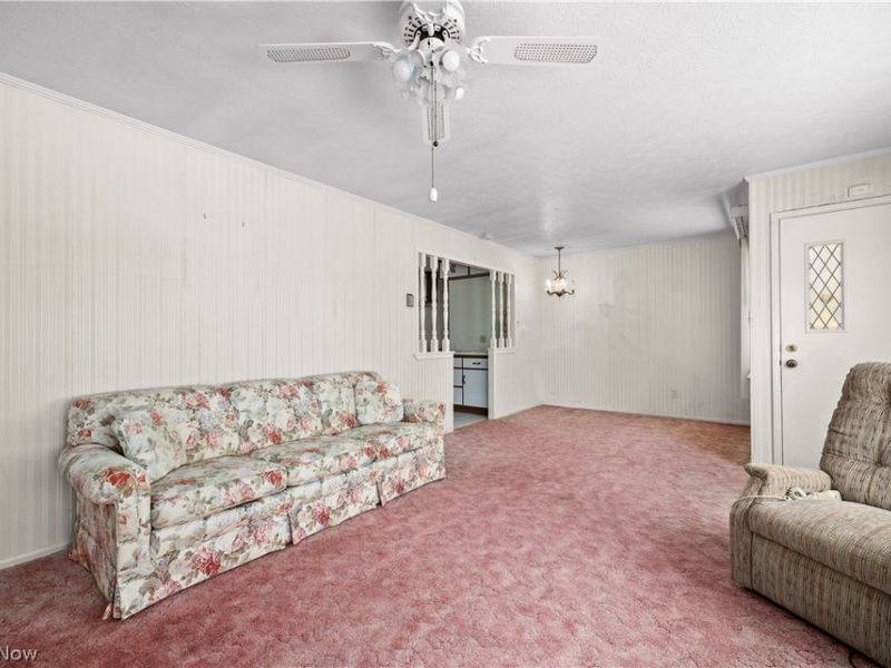 9298 Newkirk Drive, Parma Heights, OH 44130 Photo 11