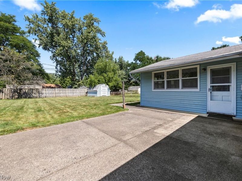 9298 Newkirk Drive, Parma Heights, OH 44130 Photo 3
