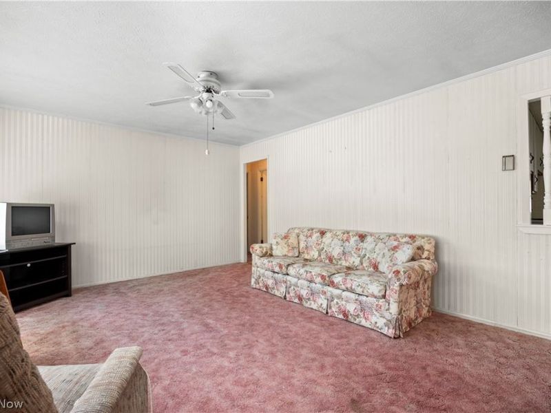 9298 Newkirk Drive, Parma Heights, OH 44130 Photo 8