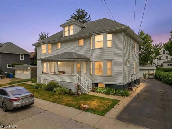 1415 Clifton Place, Lakewood, OH 44107