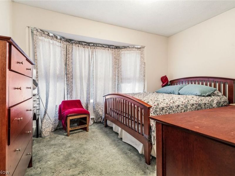 1415 Clifton Place , Lakewood, OH 44107 Photo 24