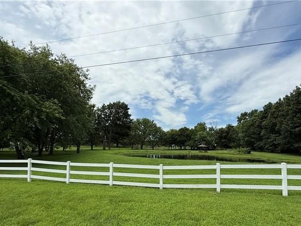 23820 S State Highway EE Highway, Harrisonville, MO 64701