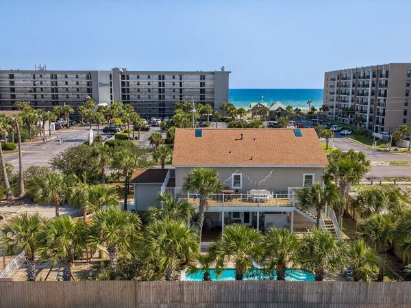 631 Pelican Drive, Fort Walton Beach, FL 32548