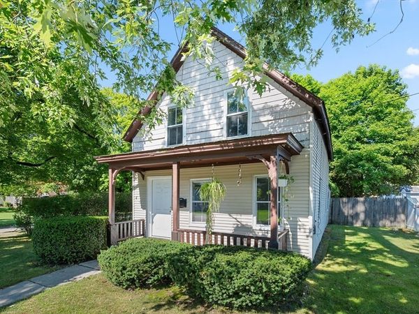 8 Park St, Oxford, MA 01540