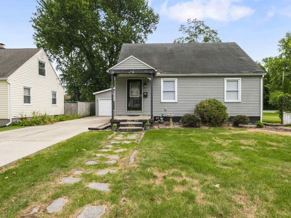 1238 Academy Place, South Bend, IN 46616