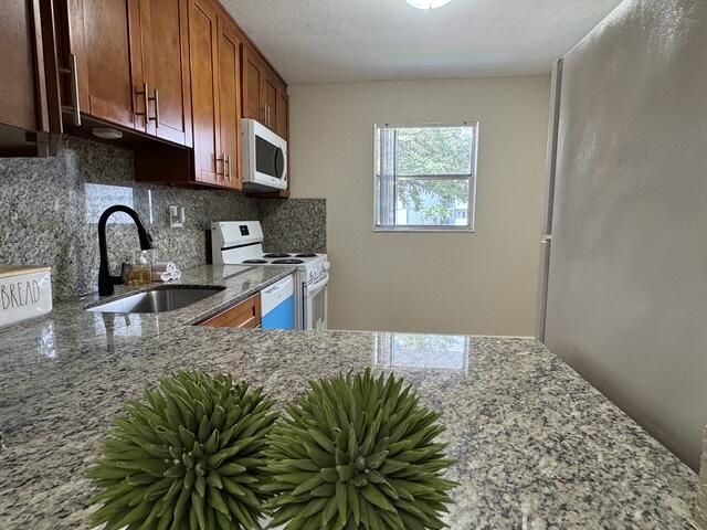 8411 Lagos De Campo Boulevard, Unit 204U, Tamarac, FL 33321 Photo