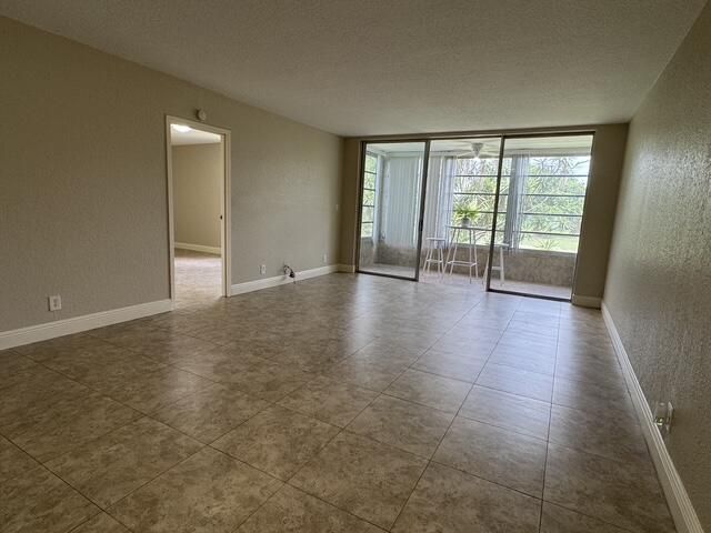 8411 Lagos De Campo Boulevard, Unit 204U, Tamarac, FL 33321 Photo