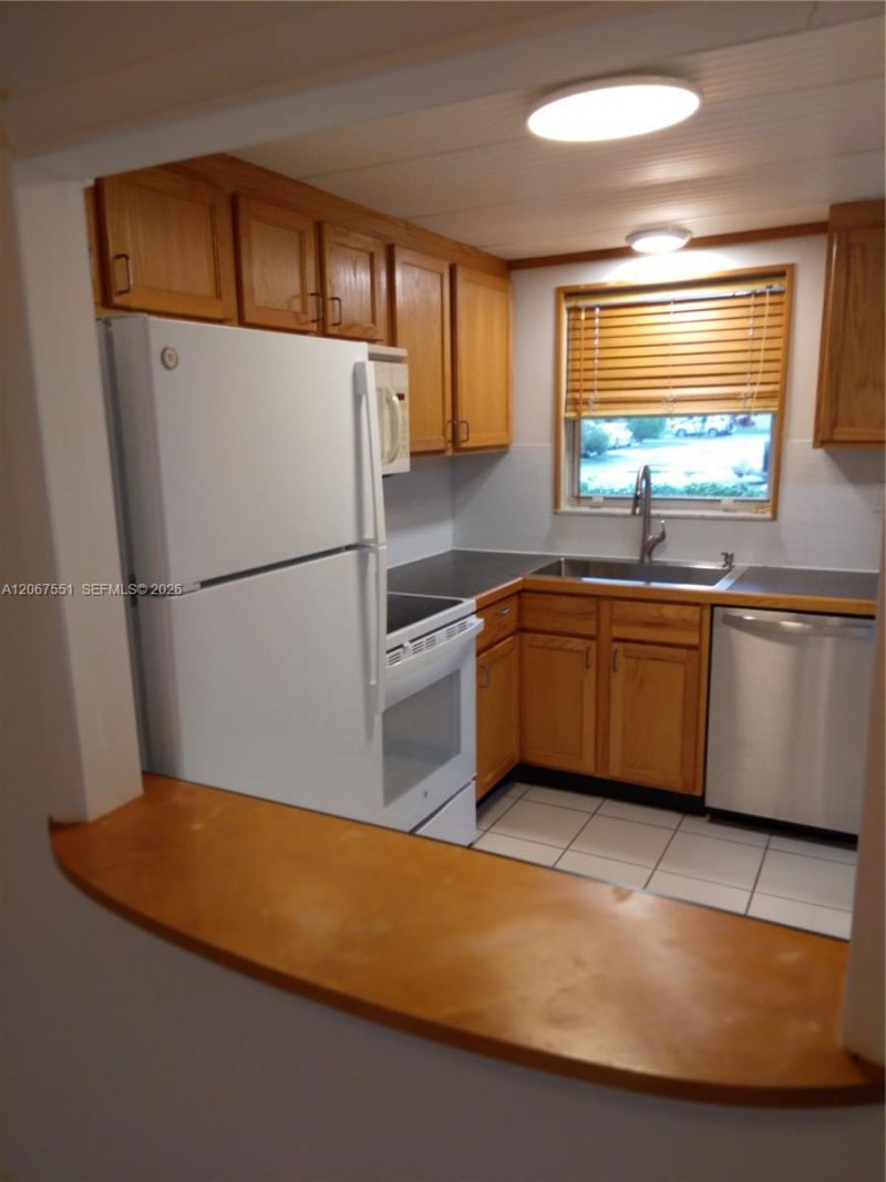 6870 Royal Palm Blvd, Unit 111M, Margate, FL 33063 Photo