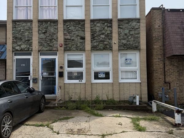 5635 W 79th Street, Burbank, IL 60459