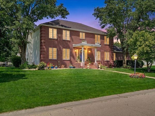 324 N Chaucer Boulevard, Monticello, IL 61856