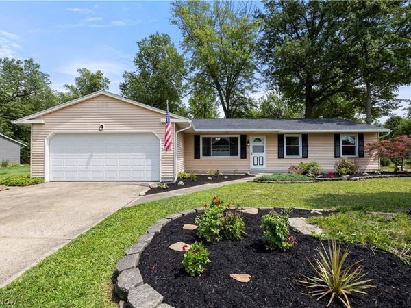 535 Treadway Boulevard , Sheffield Lake, OH 44054