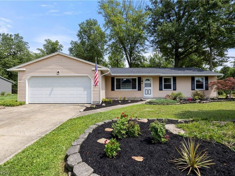 535 Treadway Boulevard, Sheffield Lake, OH 44054 Photo 1