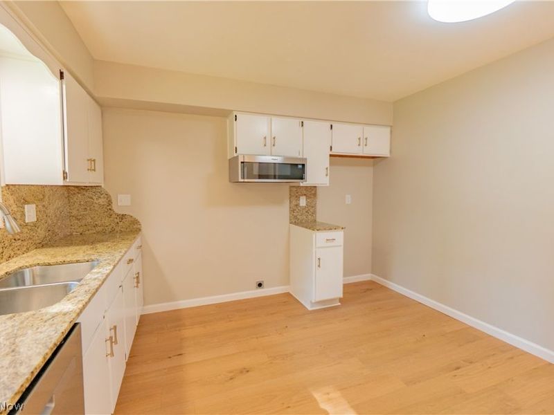 535 Treadway Boulevard, Sheffield Lake, OH 44054 Photo 12