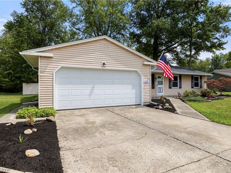 535 Treadway Boulevard, Sheffield Lake, OH 44054 Photo 2