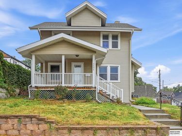 3606 Davenport Street, Omaha, NE 68131