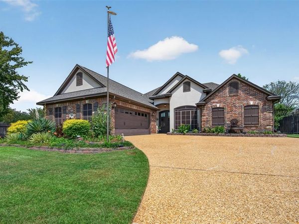 201 Ixworth Avenue , Bossier City, LA 71111
