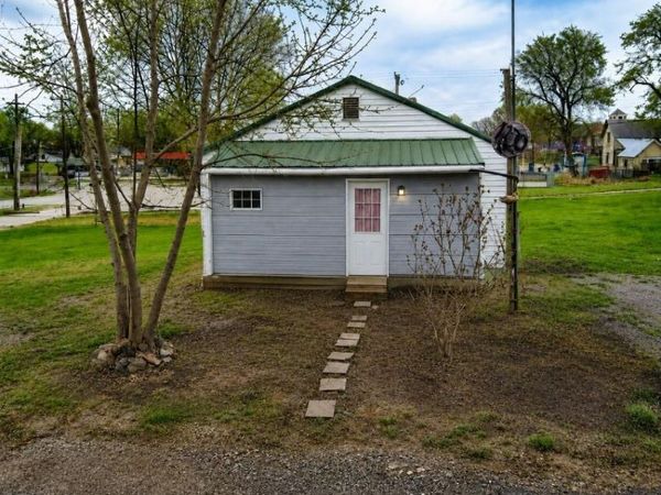 208 Prospect Street, King City, MO 64463