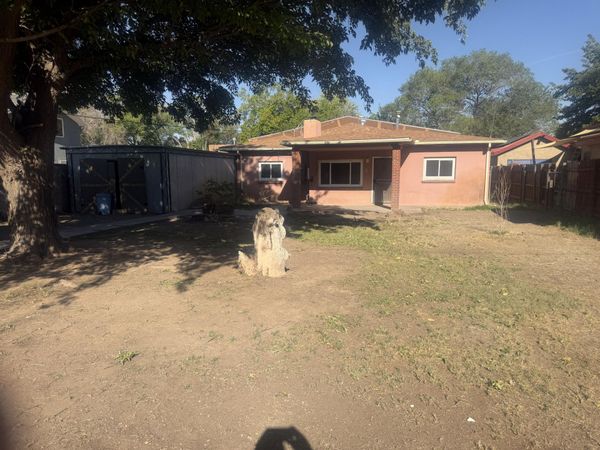 2005 Tapia Boulevard SW, Albuquerque, NM 87105