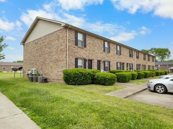 2450 Caroline Dr , Clarksville, TN 37042