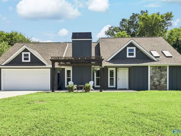9883 Willow Cove Road SE, Huntsville, AL 35802