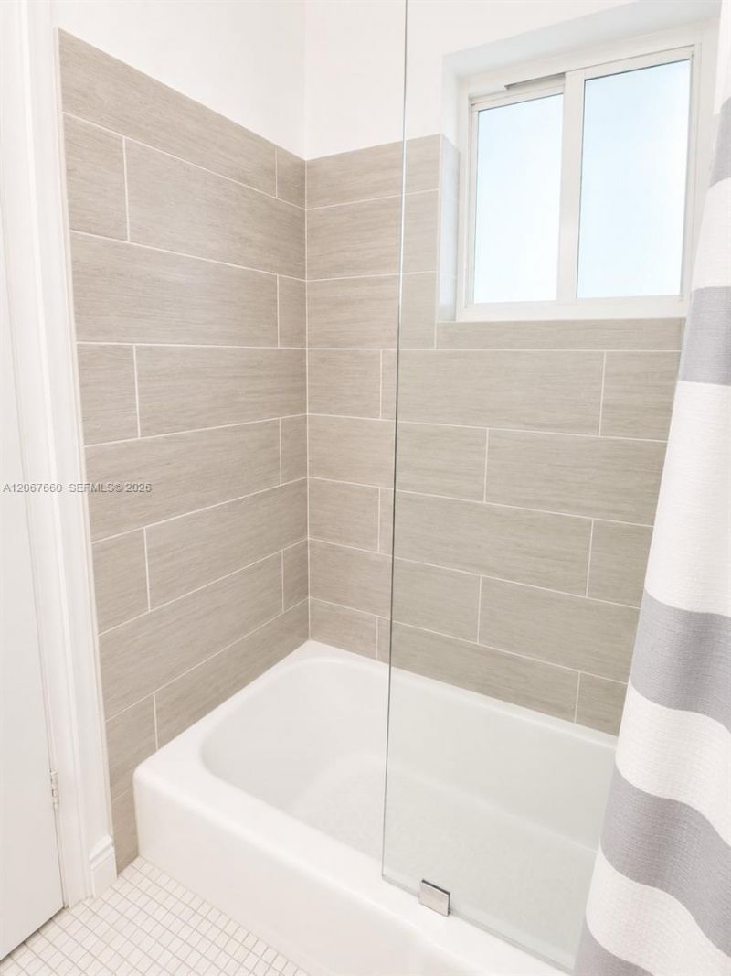 500 E Country Club Cir , Unit 4, Plantation, FL 33317 Photo