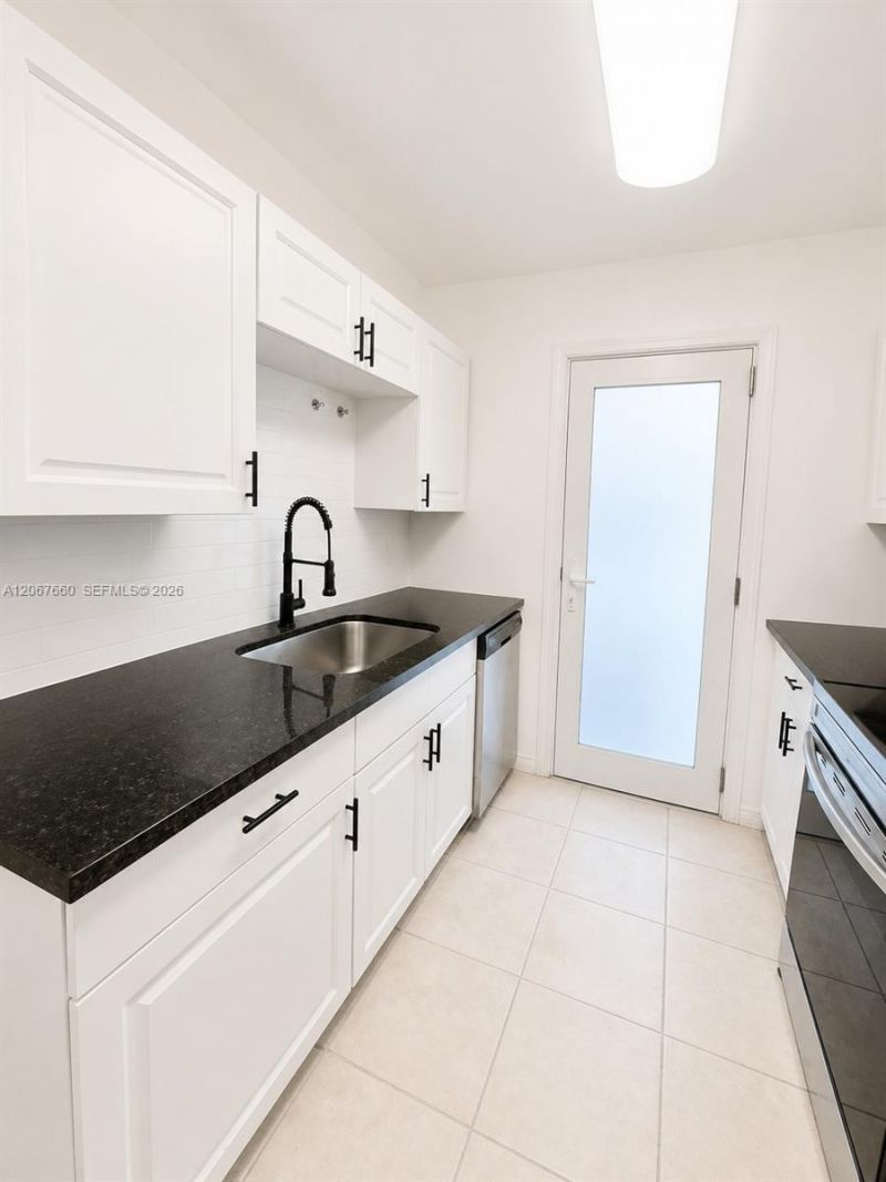 500 E Country Club Cir , Unit 4, Plantation, FL 33317 Photo