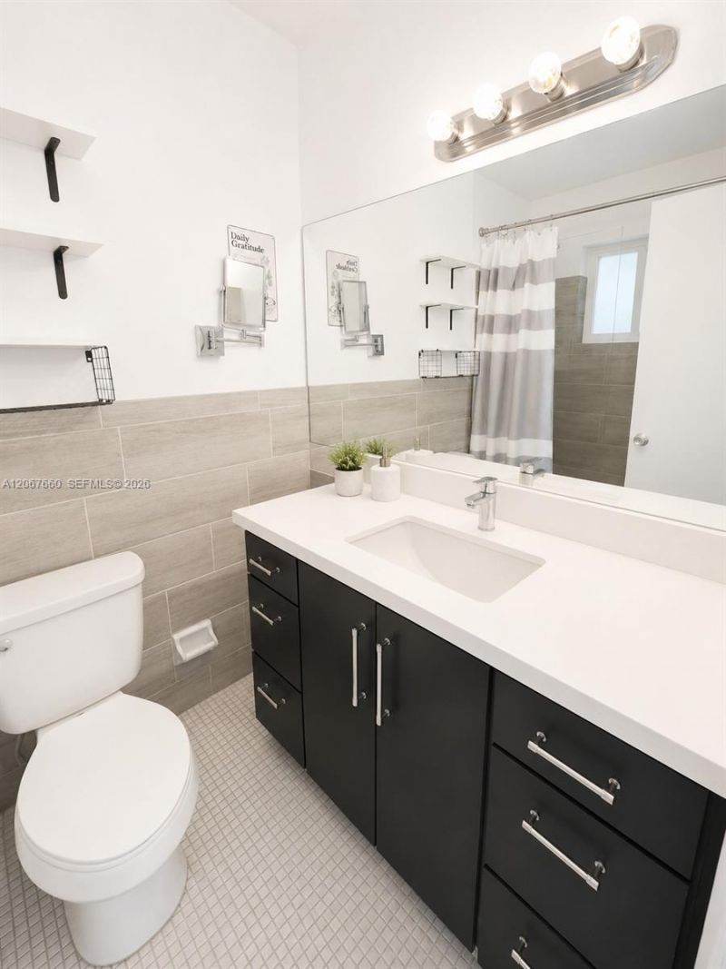 500 E Country Club Cir , Unit 4, Plantation, FL 33317 Photo