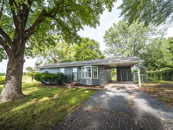 1 Marion Drive, St James, MO 65559
