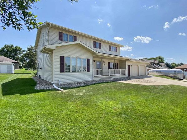 432 16th St SE, LeMars, IA 51031