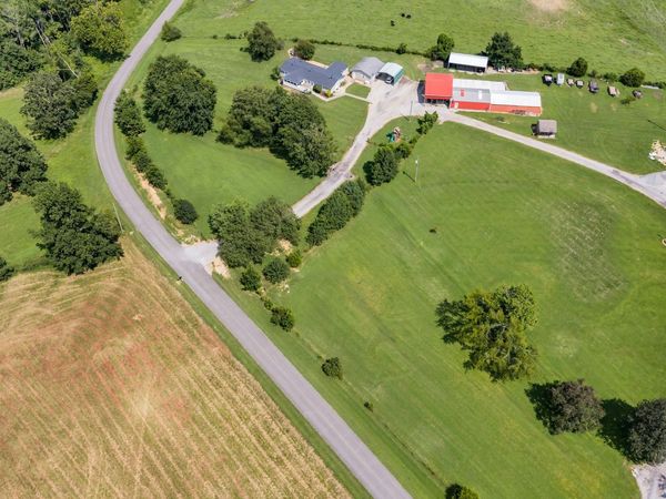 1125 Denny Rd, Dickson, TN 37055