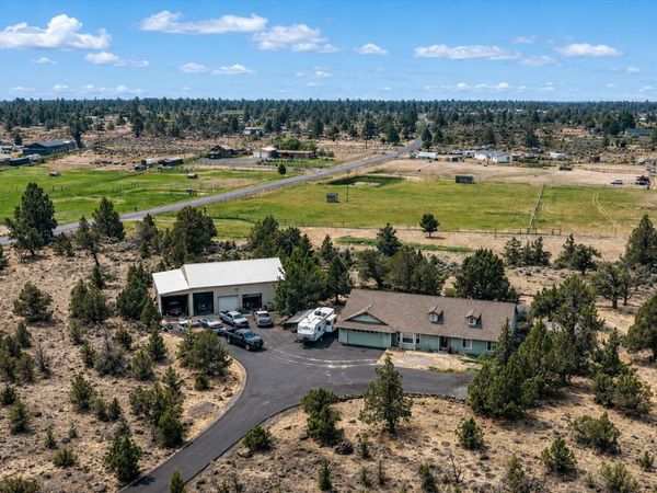 118 SW Bent Loop, Powell Butte, OR 97753