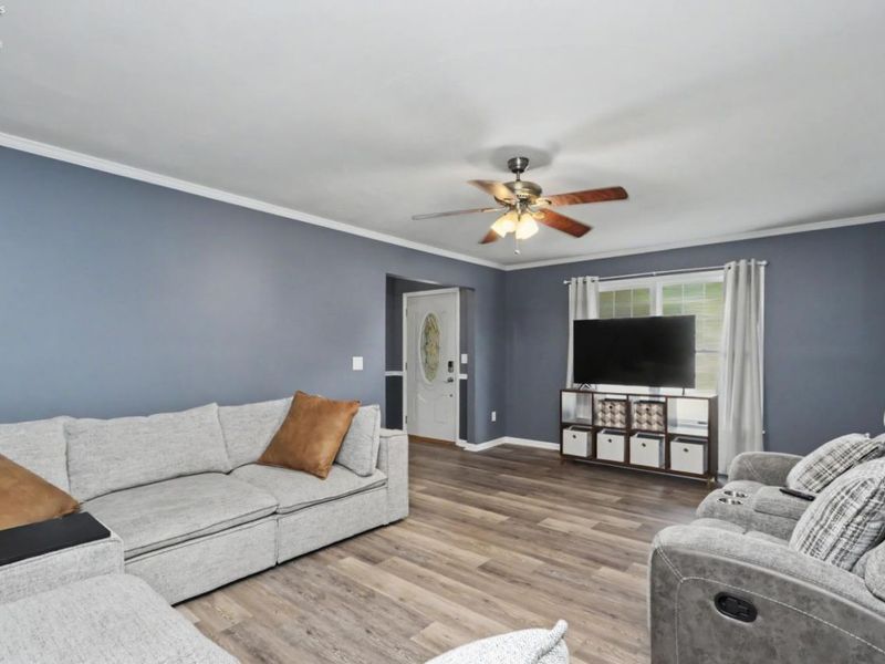 570 Butte, Willard, OH 44890 Photo 4