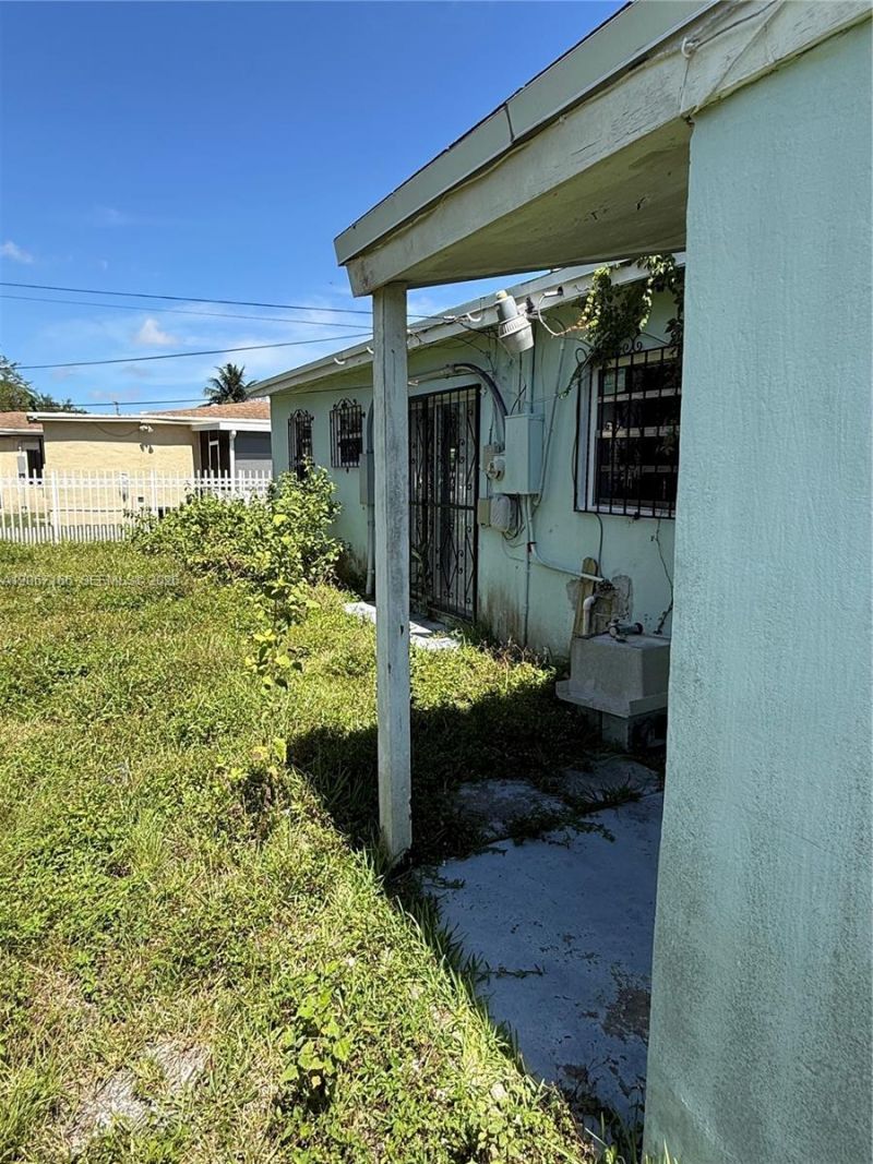 2855 NW 164th St, Miami Gardens, FL 33054 Photo