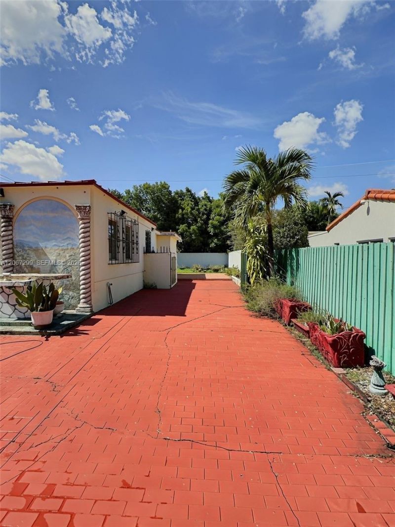 1885 SW 21st Ter, Miami, FL 33145 Photo