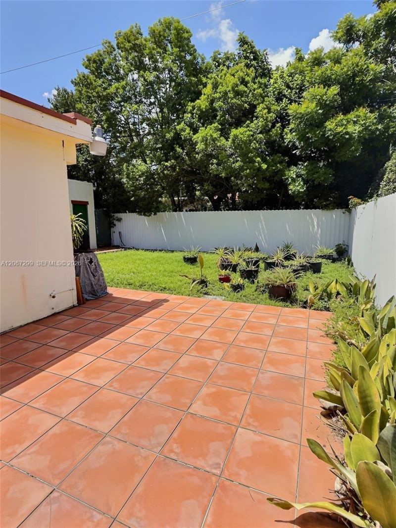 1885 SW 21st Ter, Miami, FL 33145 Photo