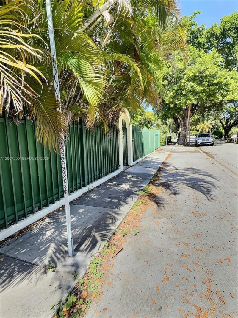 1885 SW 21st Ter, Miami, FL 33145 Photo