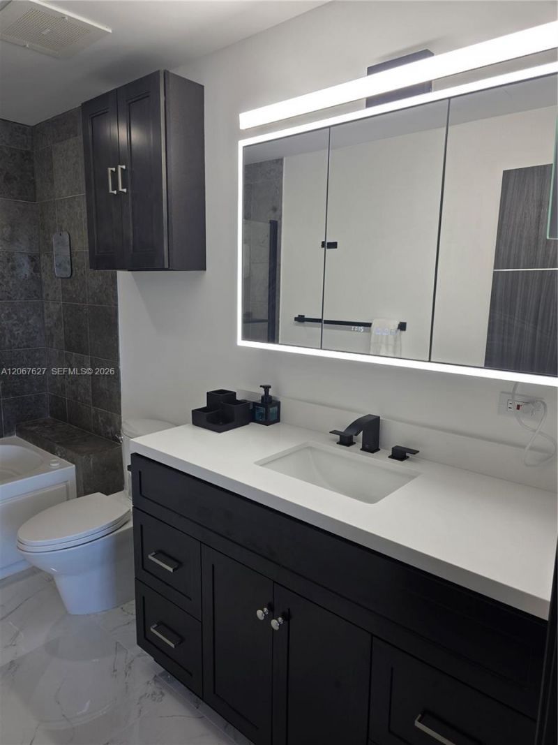 3029 NE 188th St, Unit 819, Aventura, FL 33180 Photo