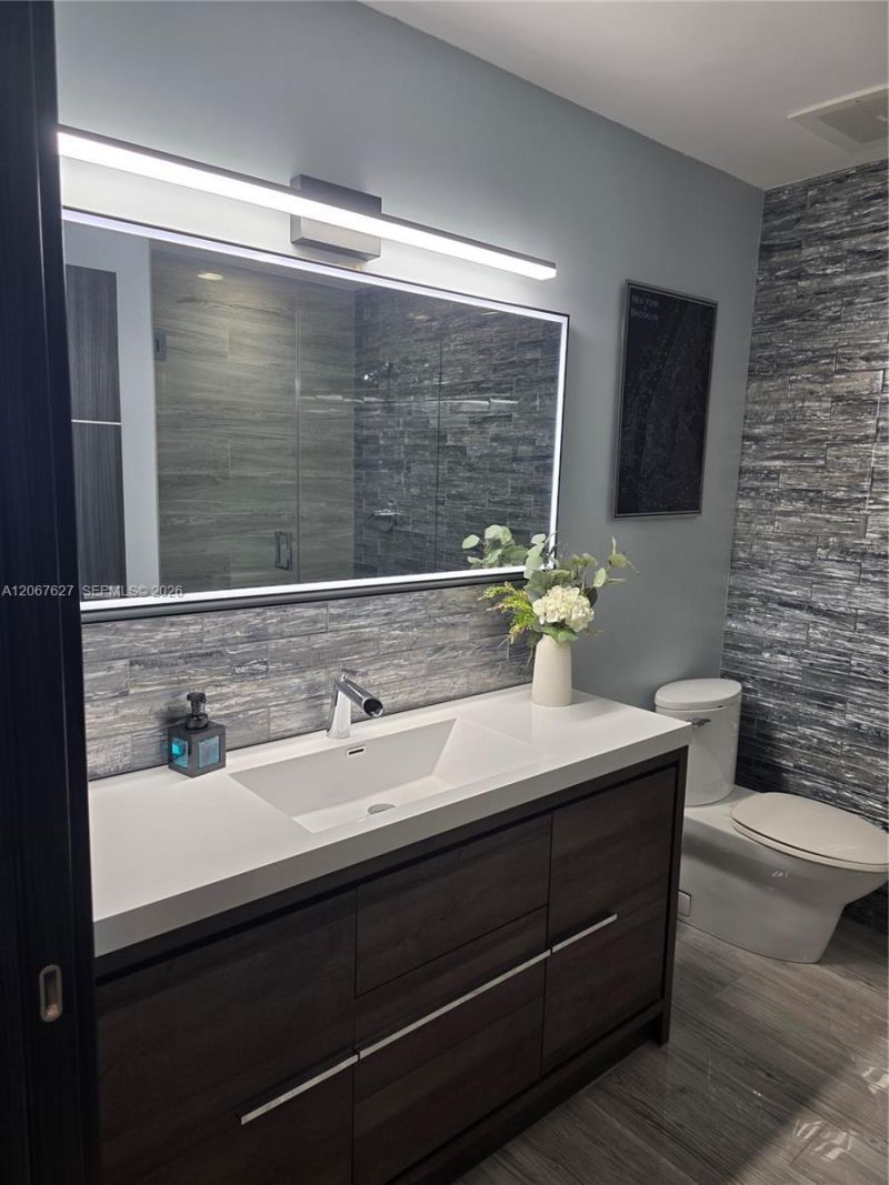 3029 NE 188th St, Unit 819, Aventura, FL 33180 Photo