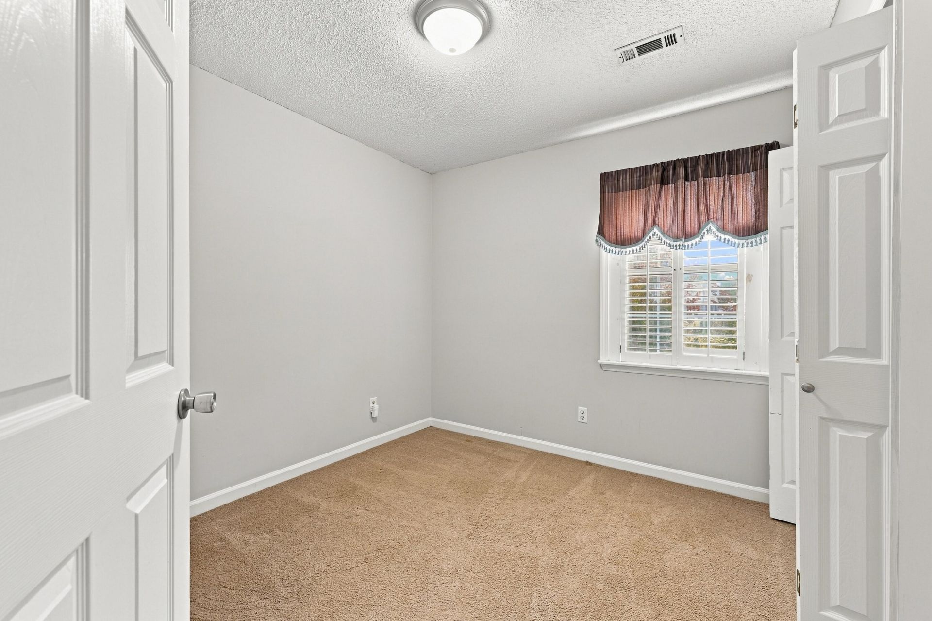 116 O'carroll Street Photo 17