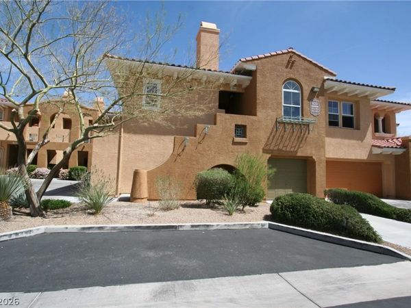 820 CANTERRA Street, Unit 2052, Las Vegas, NV 89138