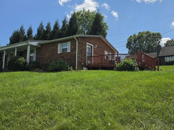 539 Fulton Rd, Harrogate, TN 37752