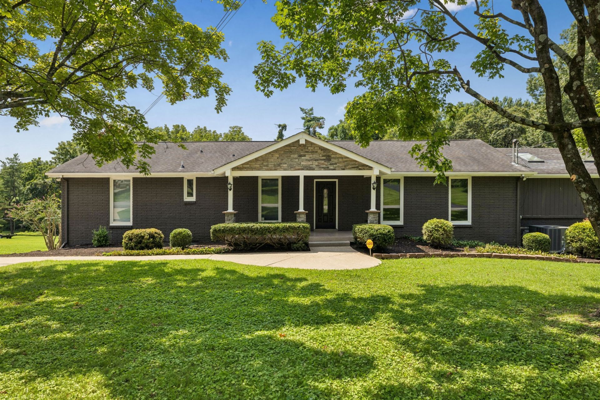 326 Draper Cir, Goodlettsville, TN 37072 Main Photo