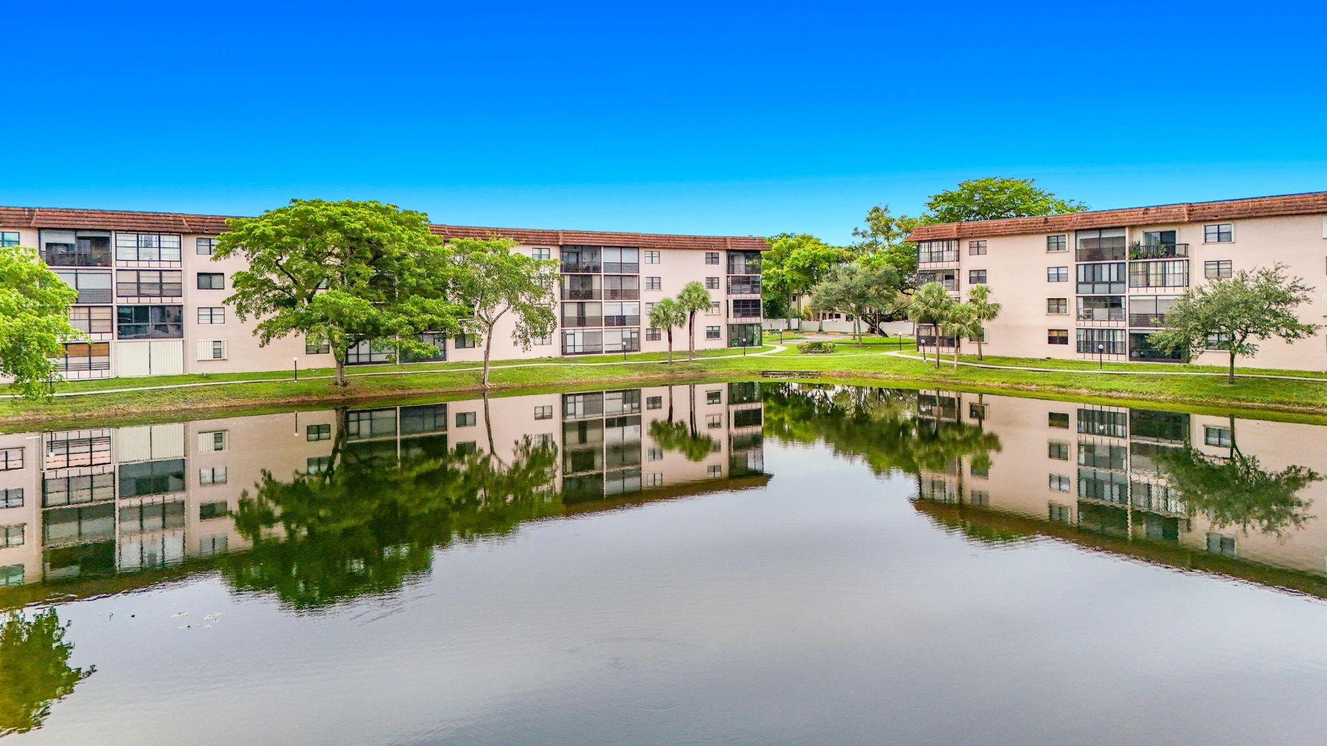 4970 E Sabal Palm Boulevard, Unit 412, Tamarac, FL 33319 Photo