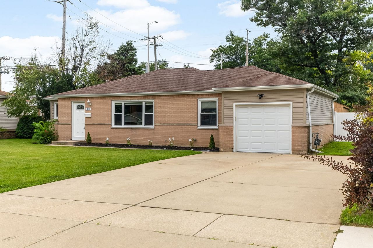 810 Cumberland Street, Hoffman Estates, IL 60169 Main Photo