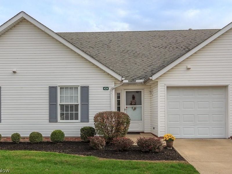 424 Harbor Ridge Lane, Fairport Harbor, OH 44077 Photo 1