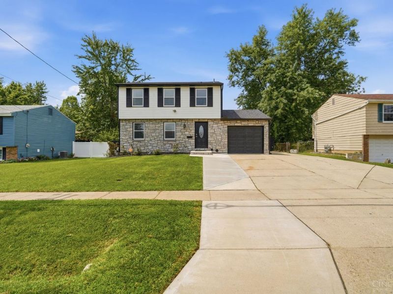 11349 Lincolnshire Drive, Forest Park, OH 45240 Photo 2