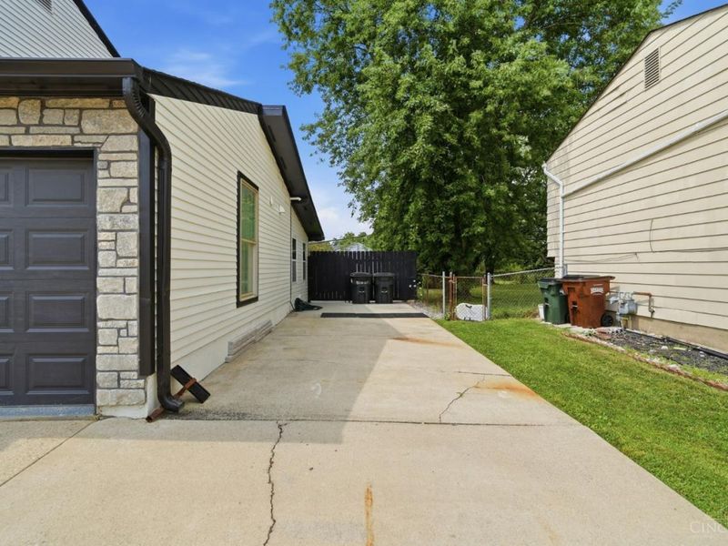 11349 Lincolnshire Drive, Forest Park, OH 45240 Photo 5