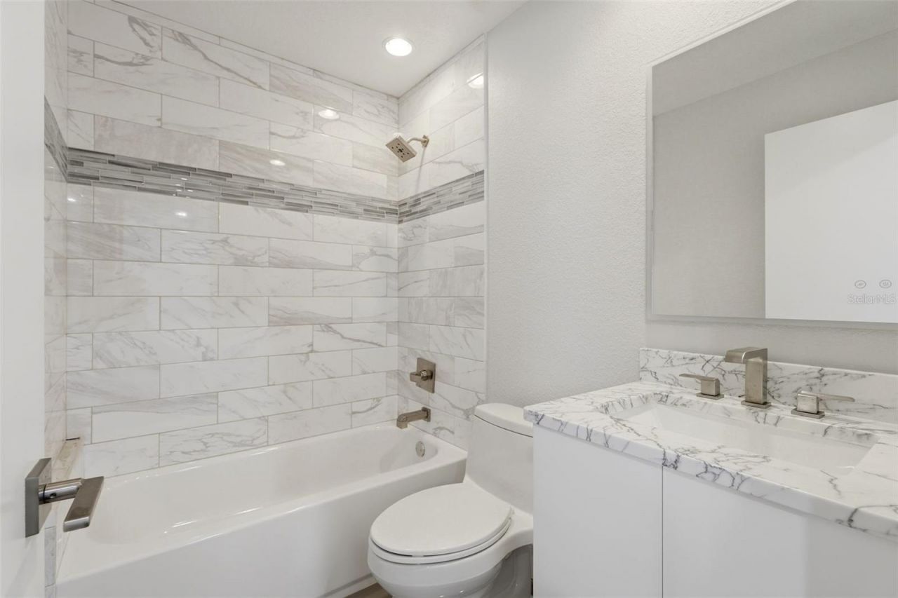 673 Lake Harbor Circle, Orlando, FL 32809 Photo