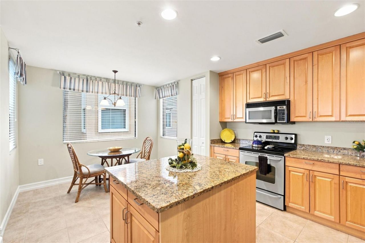 87 Vivante Boulevard, Unit 206, Punta Gorda, FL 33950 Photo