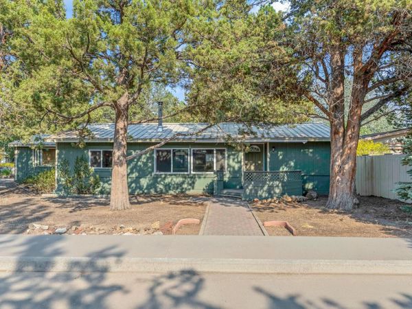 1523 SE Bronzewood Avenue, Bend, OR 97702